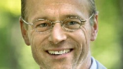 Prof. Klaus Zierer: „Der neueste Irrweg der Bildungspolitik heißt Künstliche Intelligenz“